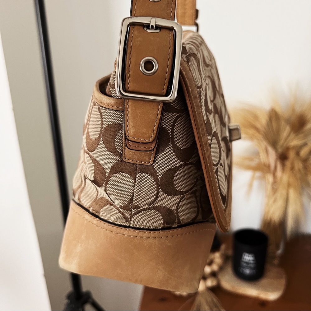 Y2K RESTORED COACH HAMPTON SIGNIATURE TAN SHOULDER BAG - Picture 6 of 16